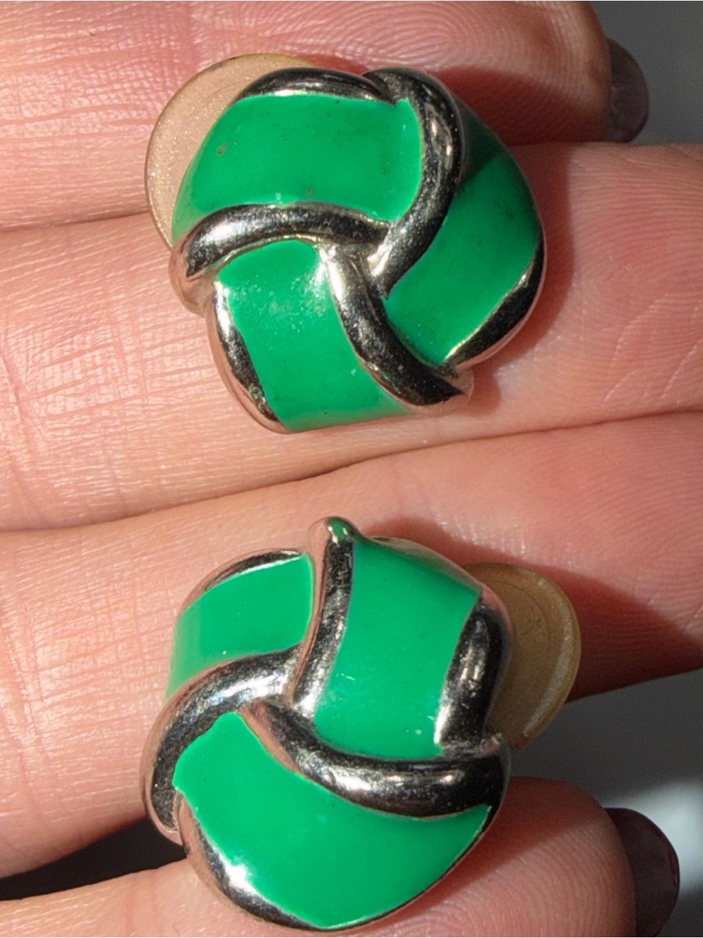 Vintage GREEN Swirl Enamel love KNOT SILVER Tone PIERCED Earrings Classic nice!